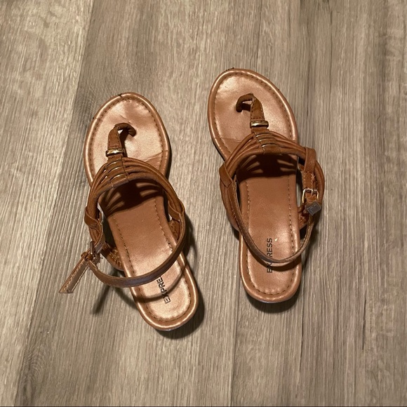 Express Sandals - Picture 4 of 4